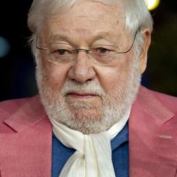 Paolo Villaggio 飾演 Gino Sciaccaluga