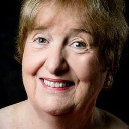 Lorna Wilson 飾演 Woman #3