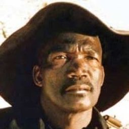 Ken Gampu 飾演 President