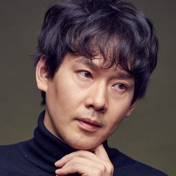 樸鐘煥 飾演 The Husband