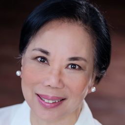 Lillian Lim 飾演 Auntie Ping (voice)