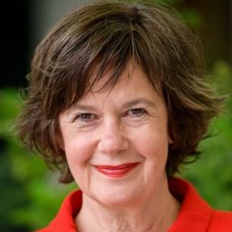 Petra Kalkutschke 飾演 Frau Fabian