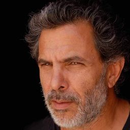 Juliano Mer-Khamis 飾演 