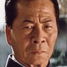 Daryl Kwan 飾演 Father Tchoi