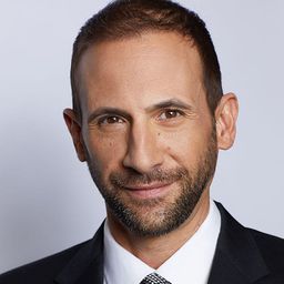 Bernardo de Paula 飾演 Nick Giffuni