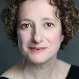 Lucinda Raikes 飾演 Karen Ball