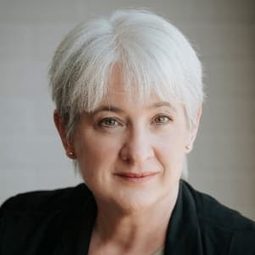 Susan Bain - 啟動原始碼演員 飾演Nurse