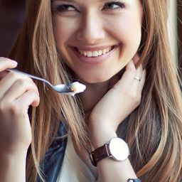 Meadow Sisto 飾演 Quenya