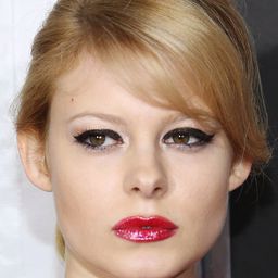 崔西·菲爾薇 飾演 Abbie