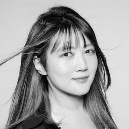 桃井晴子 飾演 Rumiho Akiha