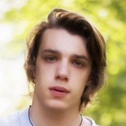 瑪特奧·奧斯卡·朱傑利 飾演 Tommy