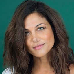 Francisca Dennis 飾演 Carmen