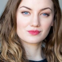 Kitty Lovett 飾演 Kara