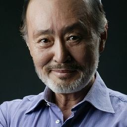 Seong-hwang Jeon 飾演 Old Man