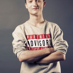 Léolo 飾演 Groom service