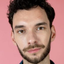 Adonis Tanța - 歐陸瘋情畫2025演員 飾演Fred