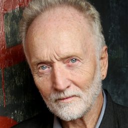 托賓·貝爾 飾演 Mendoza