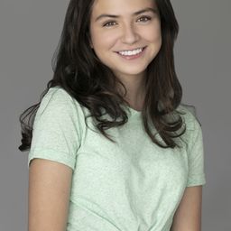 安妮·卡貝洛 飾演 Valeria Ontiveros