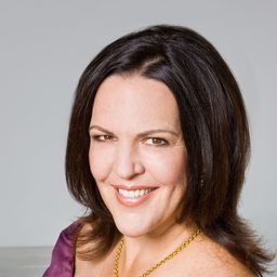 雅芝‧琵薔卡 飾演 Floria Tosca