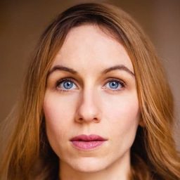 Eugenie Anselin 飾演 Irmgard