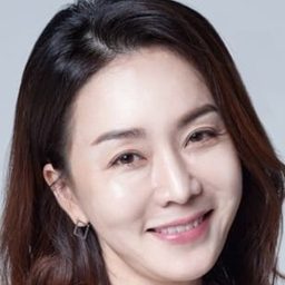 金貞蘭 飾演 Young-ja