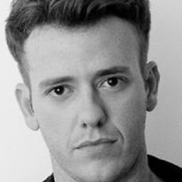 巴勃羅·薩拉比亞 飾演 Recepcionista da Pousada