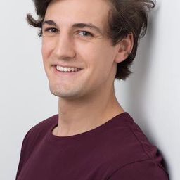 Isaac Crawley 飾演 Chad