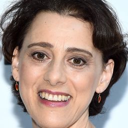 茱蒂·寇兒 飾演 