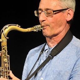 Tim Sanders 飾演 Himself - Saxophone