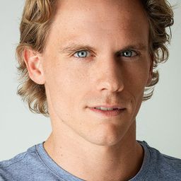 Connor McMahon - 麥特與麥斯演員 飾演Lawyer in the Elevator