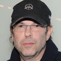 馬奇·戴澤 - Letters to Santa 2導演