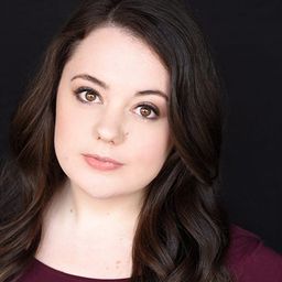 April Cameron 飾演 Kaylor