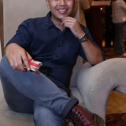 Reza Aditya 飾演 Reza