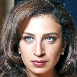 克拉拉·庫里 飾演 Elissa