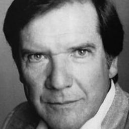 Gerhard Friedrich 飾演 Herr Scholl