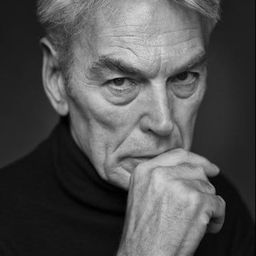 Giovanni Tamberi 飾演 Gino