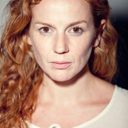 瑪莉亞·瓦茲奎茲 飾演 Sofía