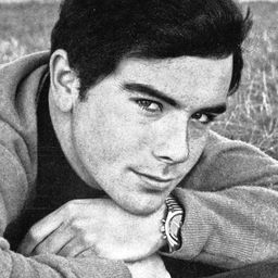 Geronimo Meynier 飾演 Romeo