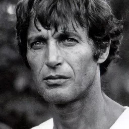 Gabriele Tinti 飾演 Nino, il fidanzato di Prassede