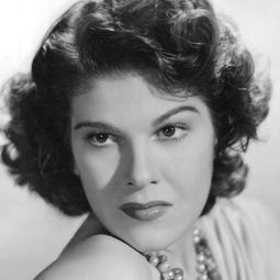 Betty Lou Gerson 飾演 Cruella De Vil / Miss Birdwell (voice)