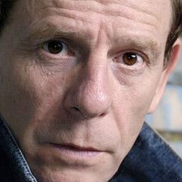 Jean-Paul Comart 飾演 Le disquaire