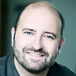 Xavier Fagnon 飾演 Youri - Roger (voice)