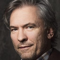 Martin McDougall 飾演 Durkin