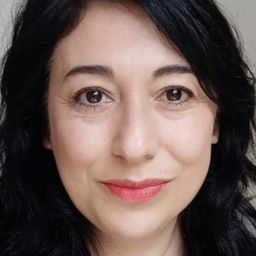 Juliana Muras 飾演 