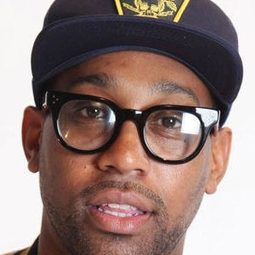 PJ Morton 飾演 keyboards, backing vocals
