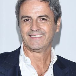 佩卓·波爾克 飾演 Bank President