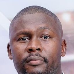 Unathi Platyi - 皇后鎮球王演員 飾演Fana Gigaba