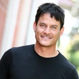 Ryan Sturz - 盧根演員 飾演Pretty Boy