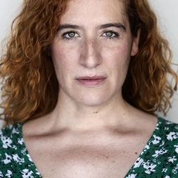 Silvia de Pé 飾演 Enfermera 1