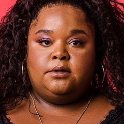 波麗·馬里尼奧 飾演 Deusa "Xana"